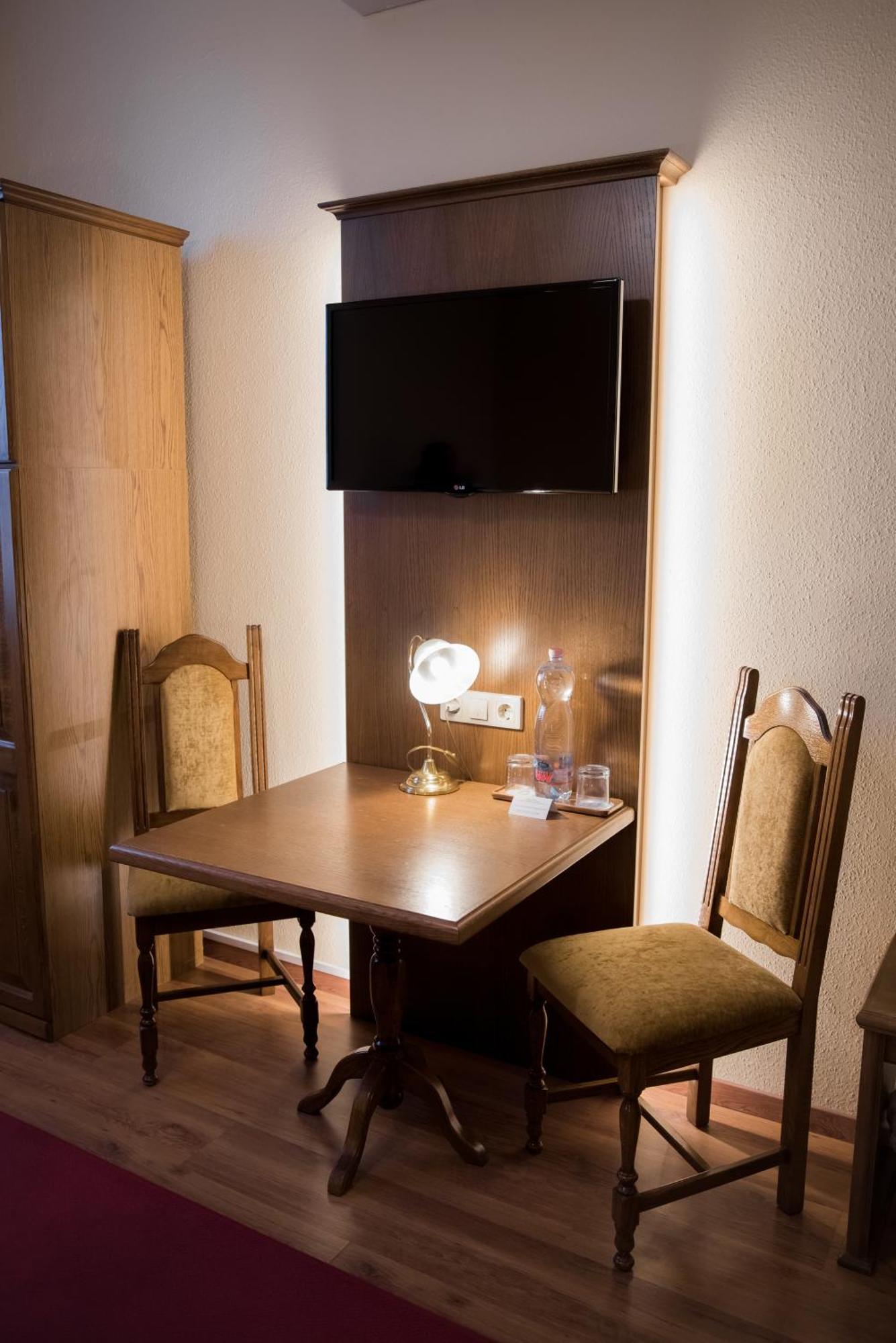 Vinum Hotel Kiskoros Buitenkant foto