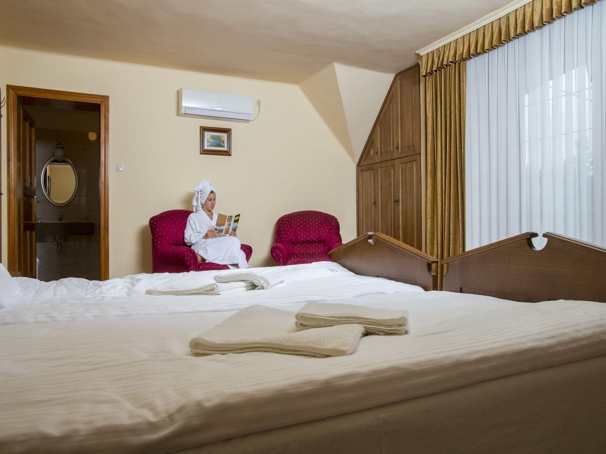 Vinum Hotel Kiskoros Kamer foto